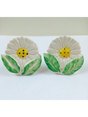 Vintage Ceramic Daisy Flower Salt & Pepper Shakers Hand-Painted Made In Japan 2